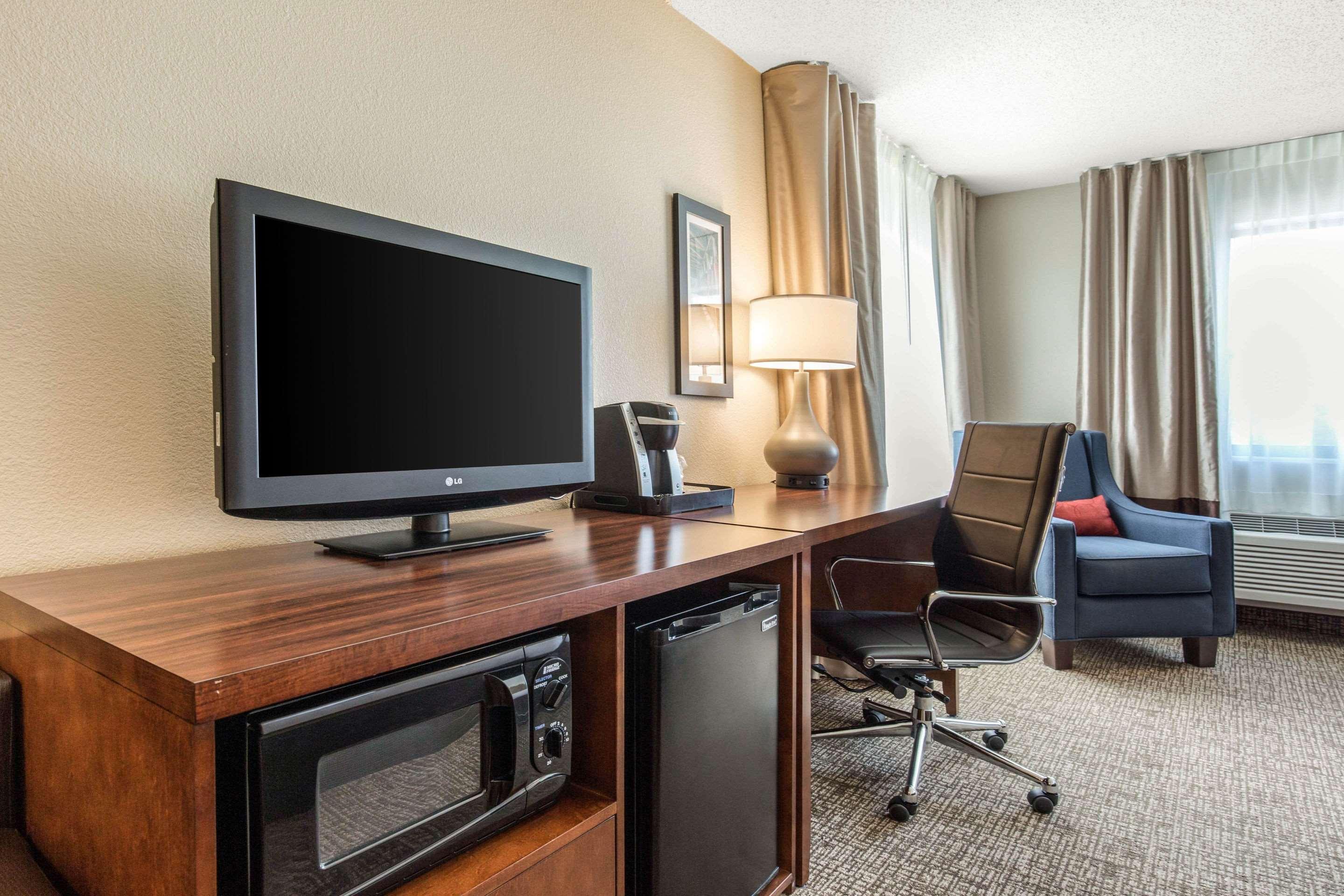 Comfort Inn La Porte Bagian luar foto